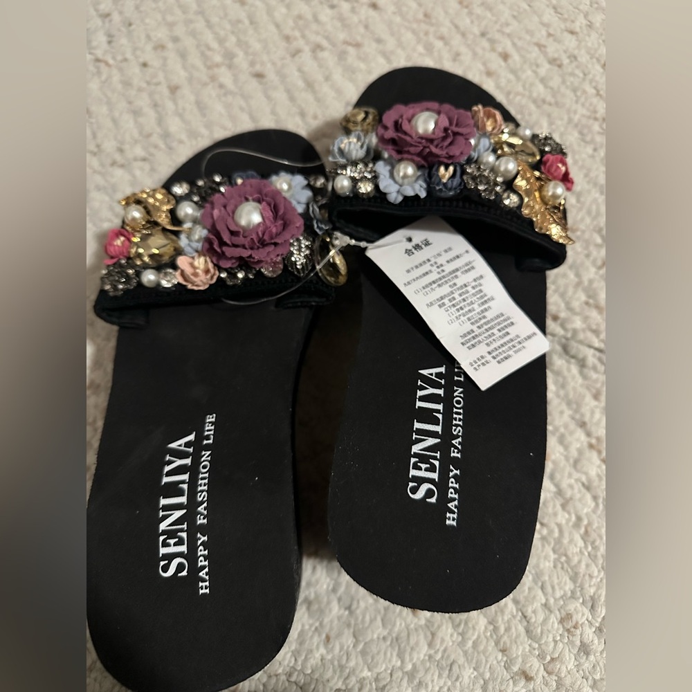 Women’s wedge flower sandals